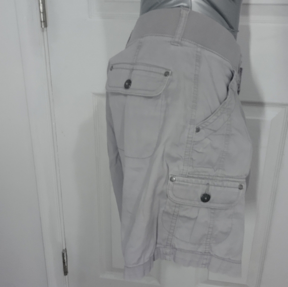 Lee Relaxed Fit Mid Rise Shorts - Light Gray - Picture 4 of 6